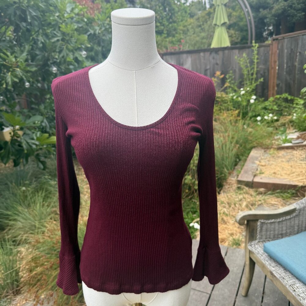 Amour Vert Ribbed Bell Long Sleeved Shirt Sz S